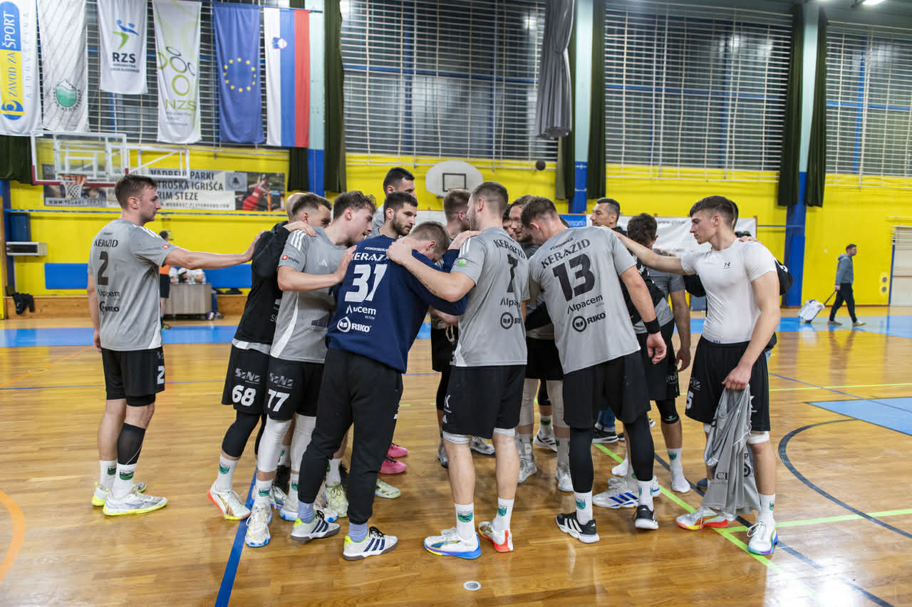 V KONČNICO S PRVEGA MESTA